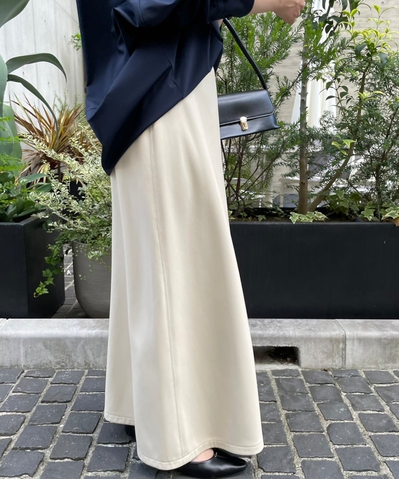 エコレザーバックフレアスカート / cafune | CALENDRIER online store 