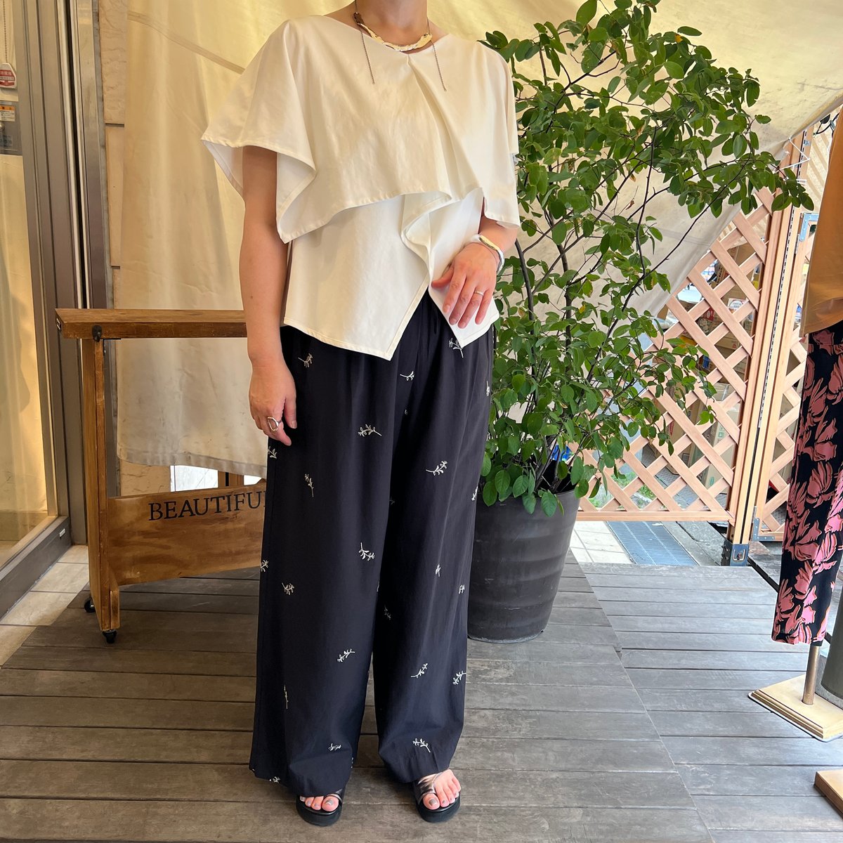 liilu┊︎6y┊︎チェック柄刺繍ポケット付きパンツ 刺繍リラクシーワイドパンツ612-96081 /CNICAL | CALENDRIER on