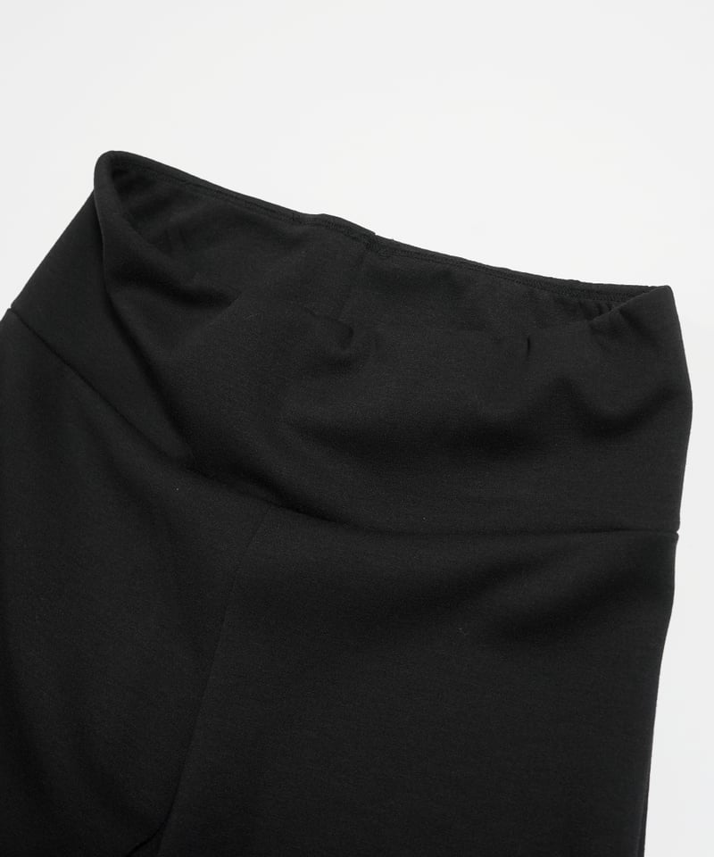 再再販✨YENN 】FRONT SLIT LEGGINGS | CALENDRIER on