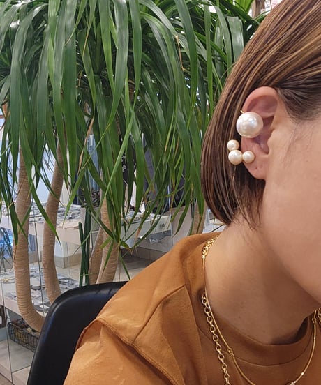 Asymmetry pearl earring/ Sea'ds Mara
