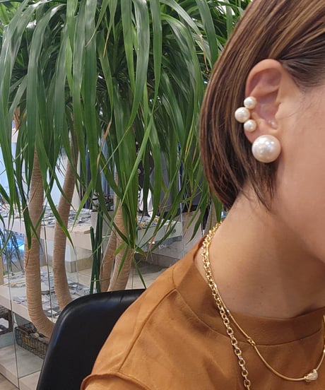 Asymmetry pearl earring/ Sea'ds Mara