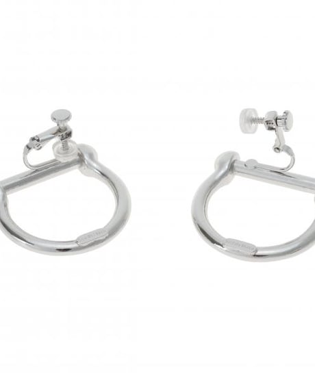 Shackle motif earring