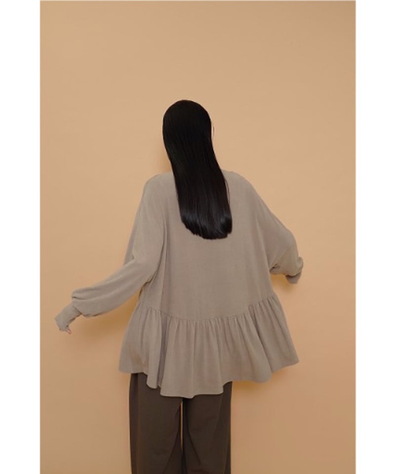 ラウンドギャザーウォームドルマンTOPS / CYAN TOKYO | CALENDRIER