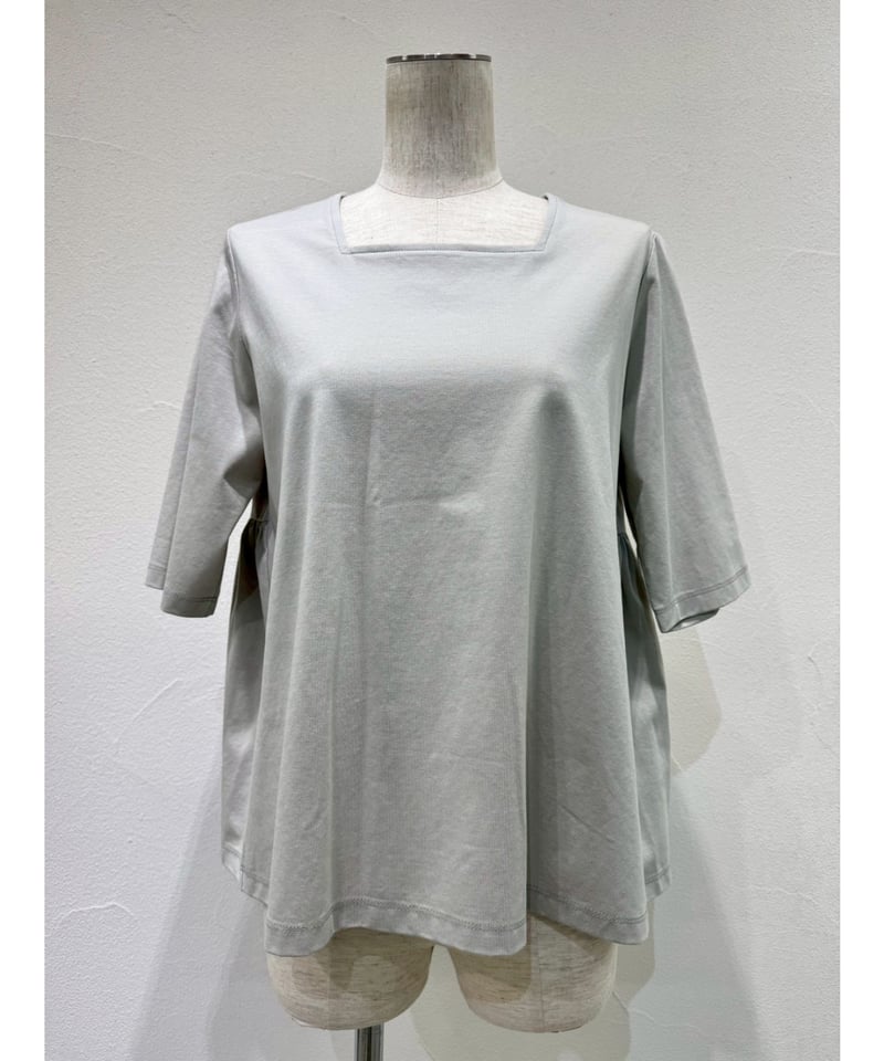 スクエアネックバックギャザーTOPS 601454 / CYAN tokyo | CALEND