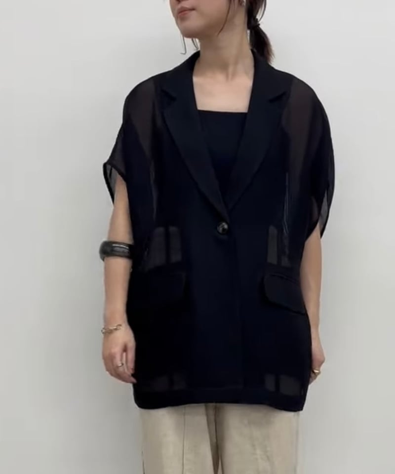 ベスト風メッシュジャケット / CLOCHE | CALENDRIER online store ベスト風メッシュジャケット / CLOCHE | CALENDRIER online store