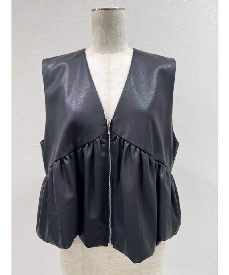 新作 30%off★CYAN TOKYO ヴィーガンレザーバルーンギャザーベスト ヴィーガンレザーバルーンギャザーベスト / CYAN TOKYO | CALENDRIER o