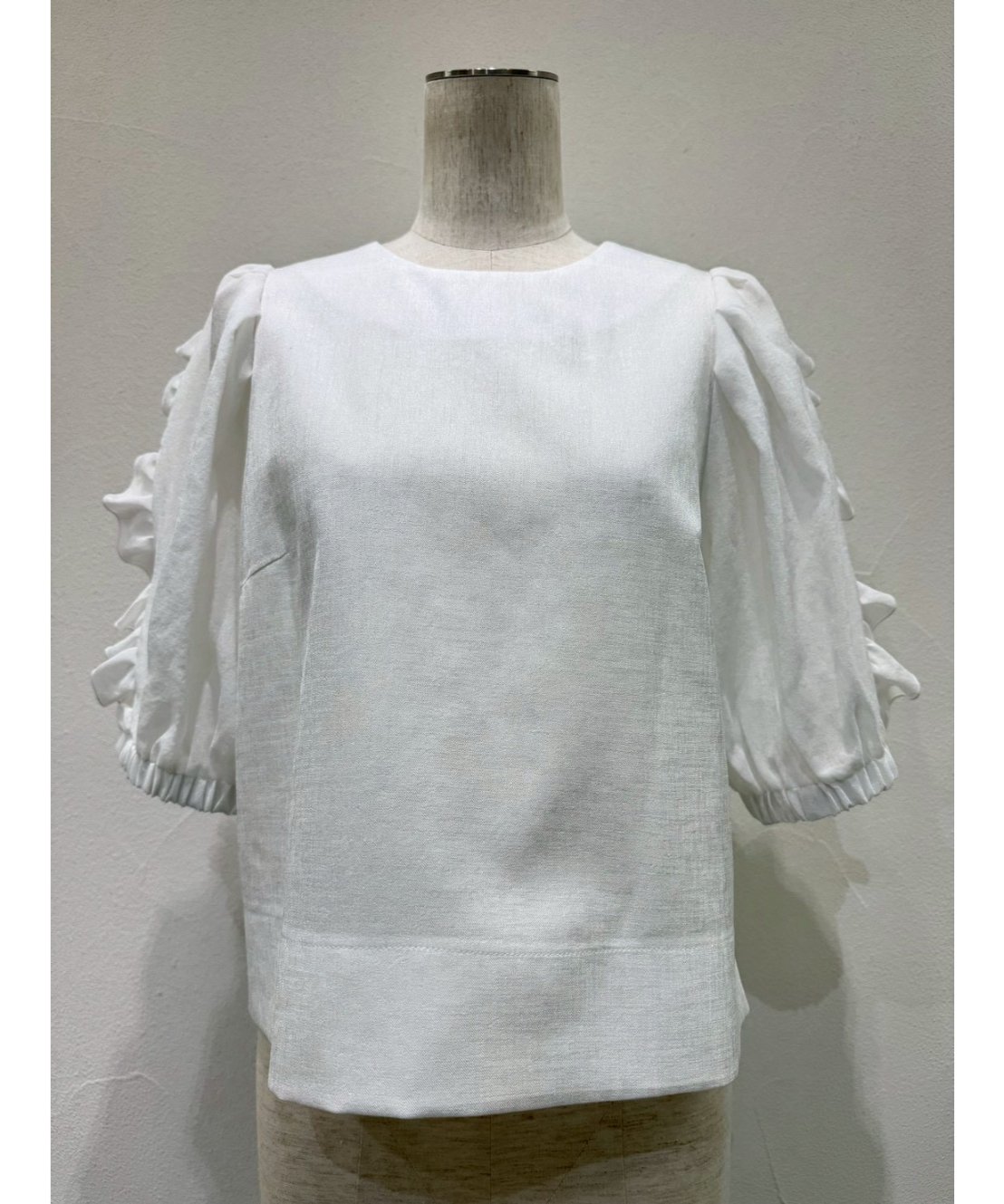 フリルスリーブブラウス 601467 / CYAN tokyo | CALENDRIER on