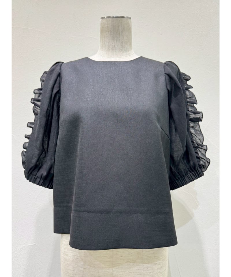 フリルスリーブブラウス 601467 / CYAN tokyo | CALENDRIER on