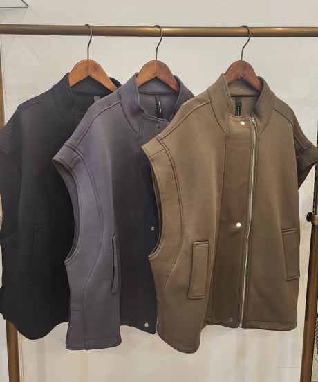 スリーブレスジップブルゾン80256119 /Dignitecollier | CALENDR