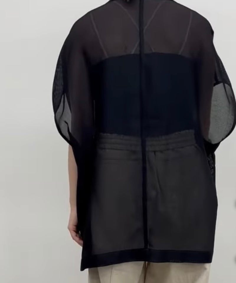 ベスト風メッシュジャケット / CLOCHE | CALENDRIER online store ベスト風メッシュジャケット / CLOCHE | CALENDRIER online store