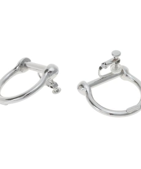 Shackle motif earring