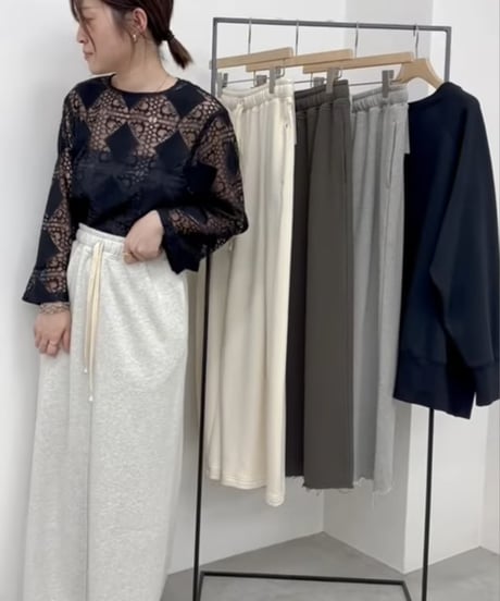 本日最終日タイムセール中　CLOCHE クロッシェ　裏起毛襟付きフーディー CATEGORY CLOCHE | CALENDRIER online store