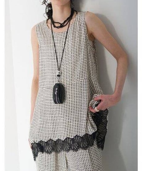 MARIシャネルの レース 花柄 タンクトップ ベージュ MARIシャネルの レース 花柄 タンクトップ ベージュ MARIシャネルの