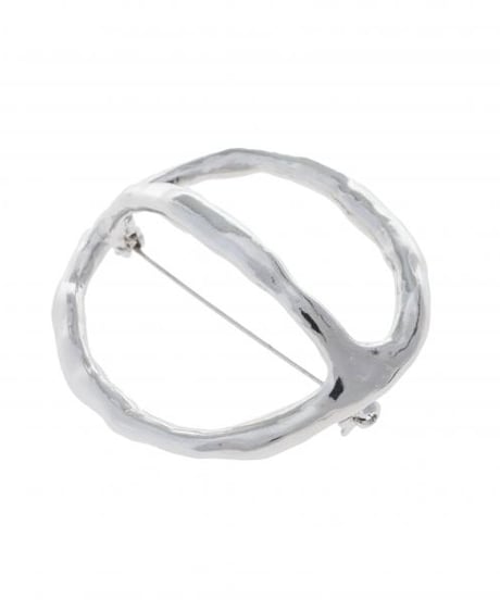 Anchor chain motif brooch