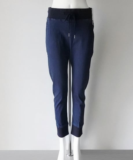裾リブ 3Dテーパードパンツ