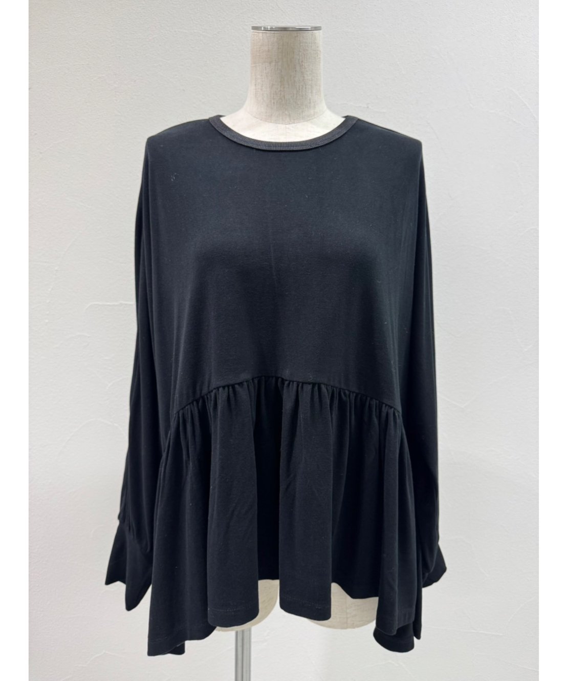 ラウンドギャザーウォームドルマンTOPS / CYAN TOKYO | CALENDRIER