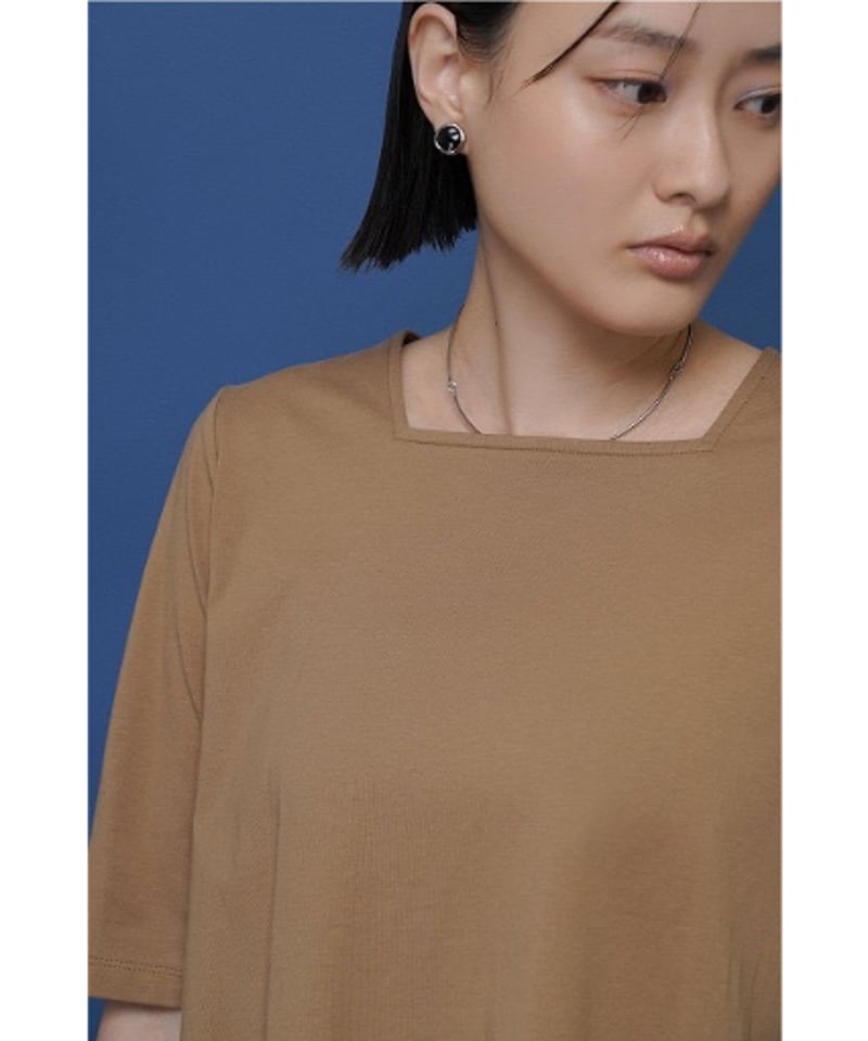 スクエアネックバックギャザーTOPS 601454 / CYAN tokyo | CALEND