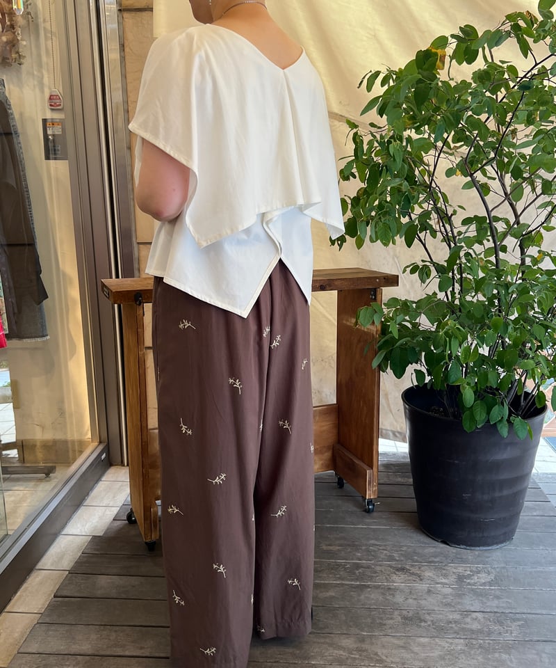 刺繍リラクシーワイドパンツ612-96081 /CNICAL | CALENDRIER on