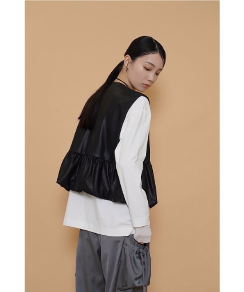 ヴィーガンレザーバルーンギャザーベスト / CYAN TOKYO | CALENDRIER o