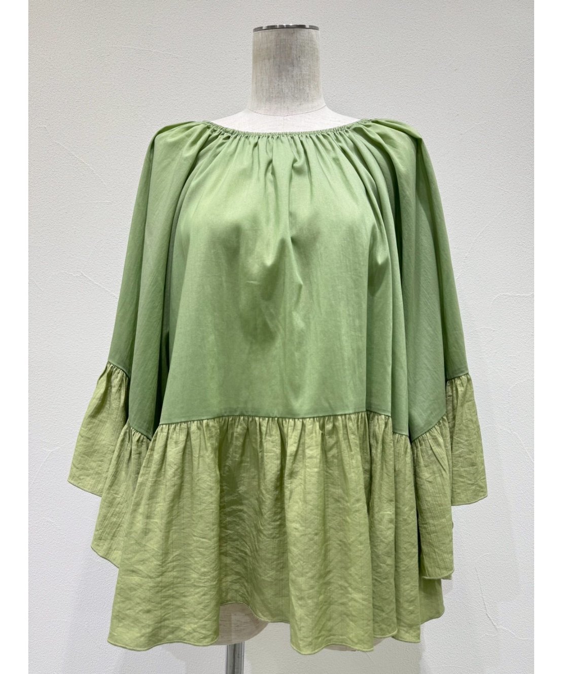 美品 フィータリネン ギャザー 半袖ブラウス 緑 オーバーサイズ 麻 ur8 Mila Owen フレンチリネン混ギャザーチュニック | ウサギオンライン
