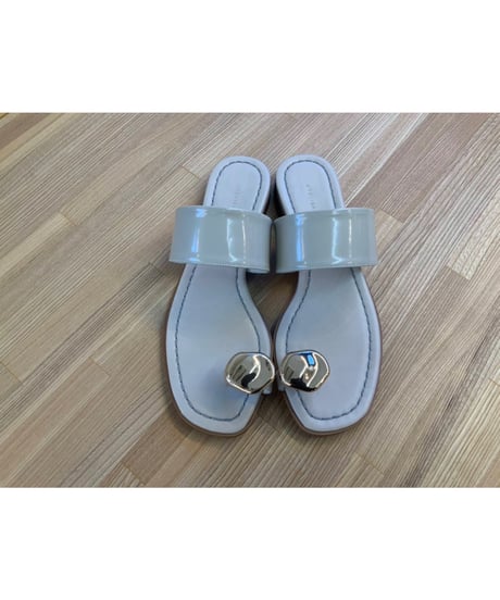 【再入荷✨】Metal motif thong sandals / atelierbrugge