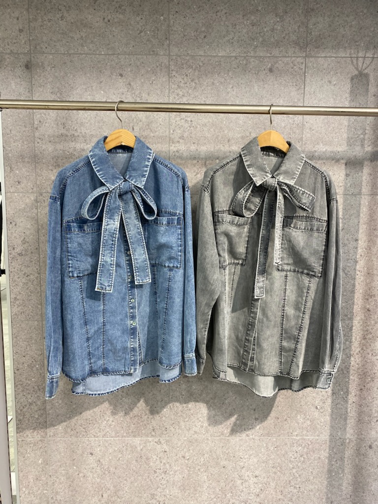 デニムボウタイシャツ TAAKK｜ジャガードデニムボウタイブラウス