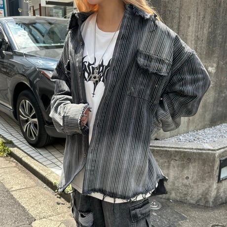 トップス ME MORNMAGIE アシンメトリーな袖口が映えるトップス MORNMAGIE