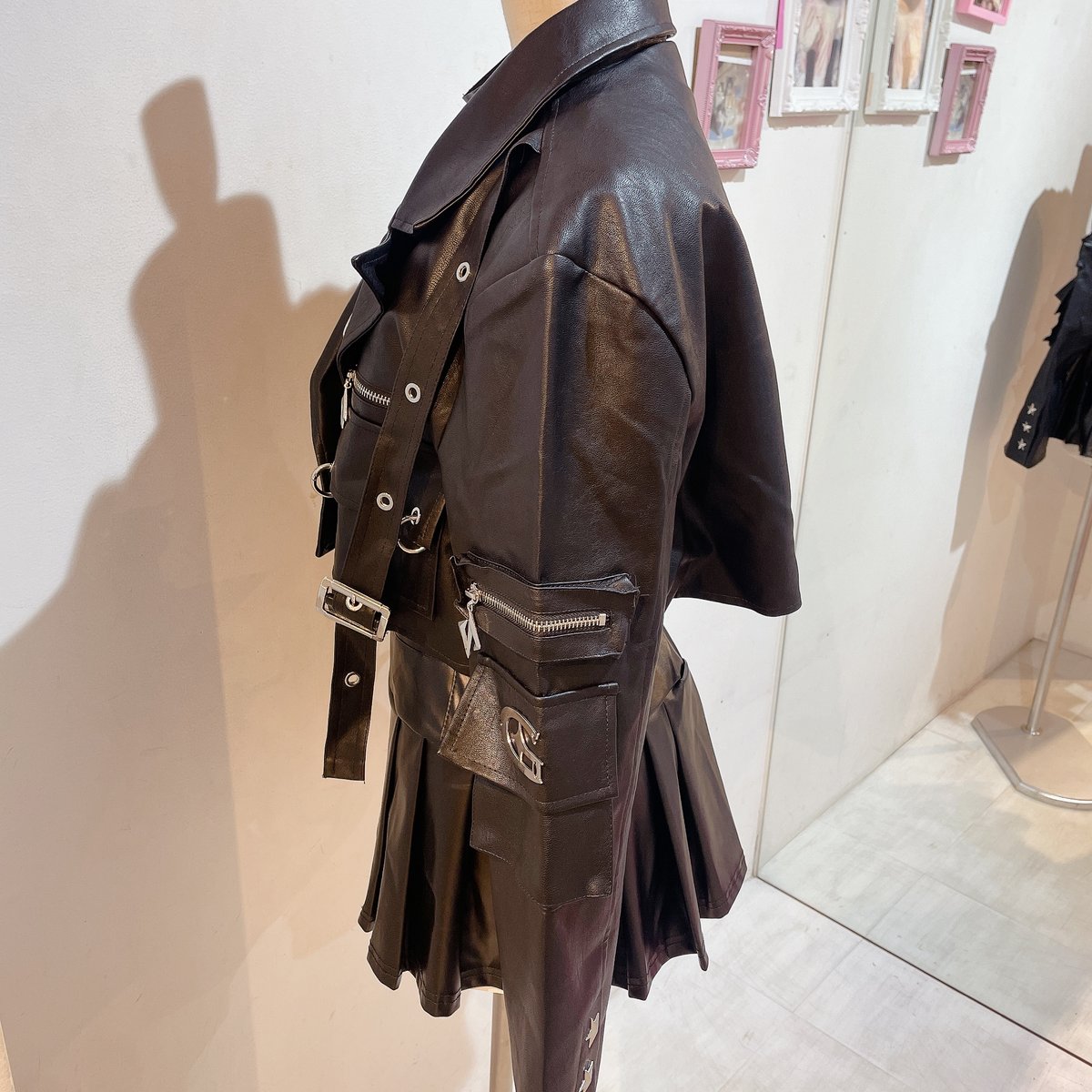 完売品 rokh ×  レザークロップドジャケット S 完売品 rokh × h&m レザークロップドジャケット S - メルカリ