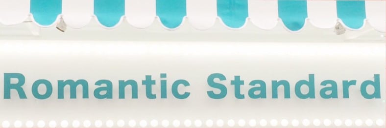 ROMANTIC STANDARD 手編みビーニー ホワイト・パステル ROMANTIC STANDARD 手編みビーニー ホワイト・パステル ROMANTIC