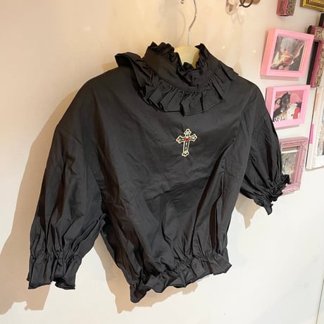 クロス刺繍パフスリーブブラウス