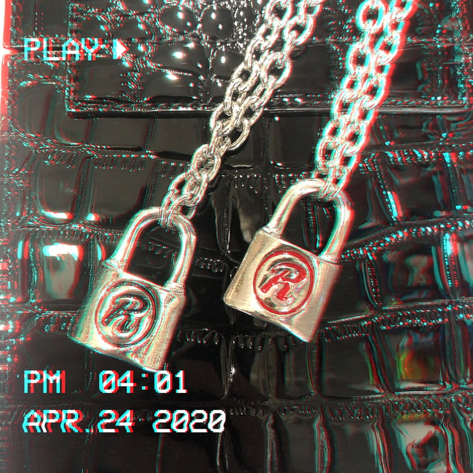 5ea28fa3bd21787f5ddfe8e3