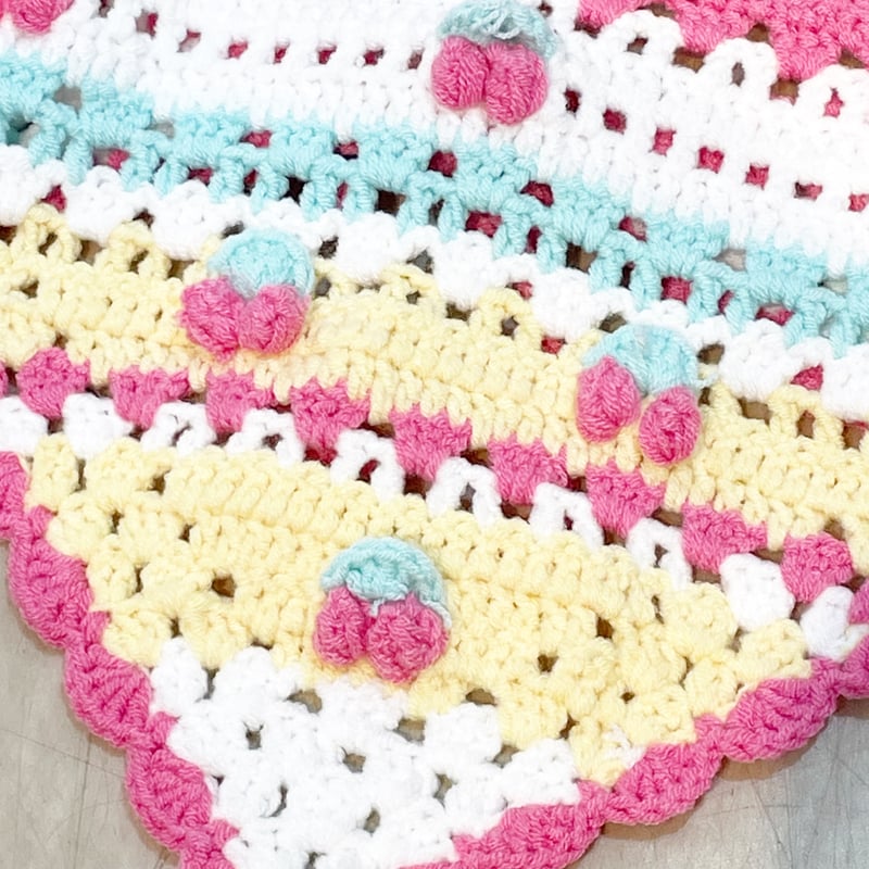 ROMANTIC STANDARD 手編みビーニー ホワイト・パステル ROMANTIC STANDARD 手編みビーニー ホワイト・パステル ROMANTIC