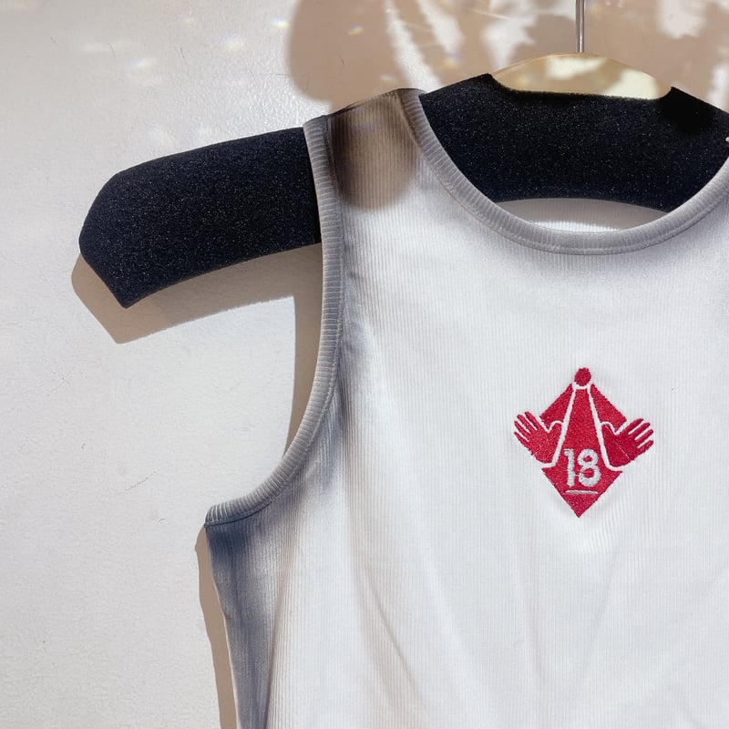 45R 刺繍のタンクトップ FOREVER21 タンクトップ ノースリーブ 「2025SS」刺繍