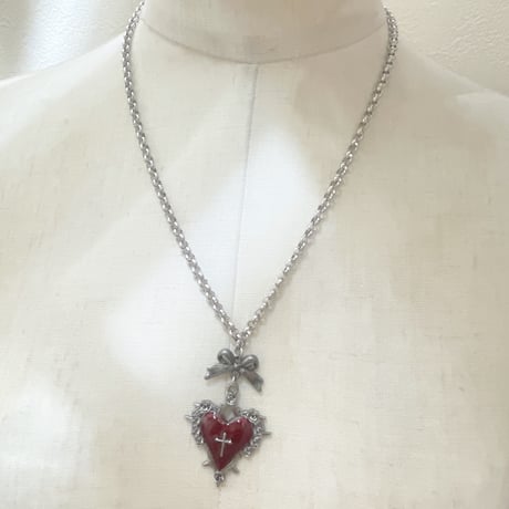 RED HEARTゴシックリボンネックレス