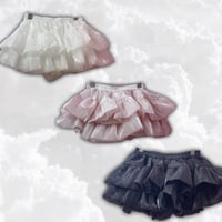 シャイニーボリュームフリルショートパンツ