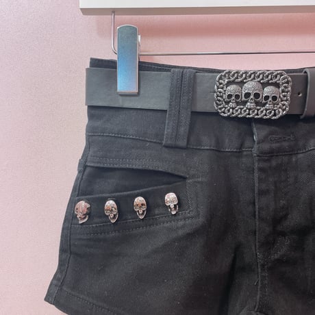 ドクロスタッズデニムショートパンツ
