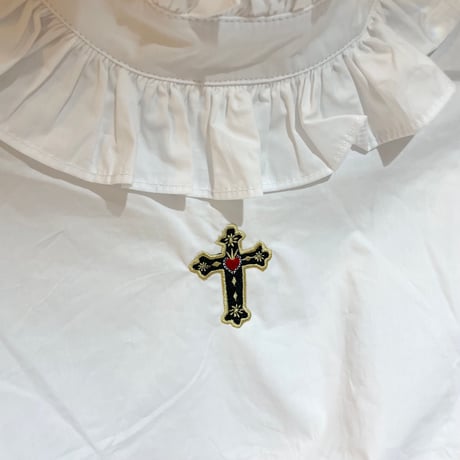 クロス刺繍パフスリーブブラウス