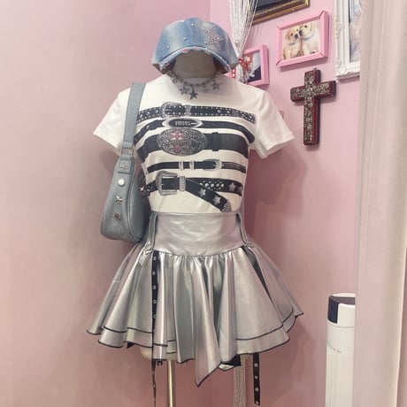 シャイニーヘムスカート