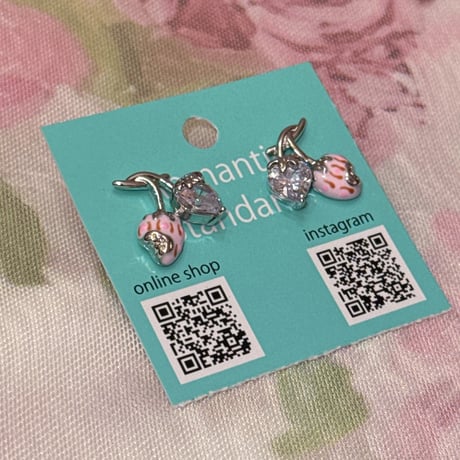 いちごビジューピアス