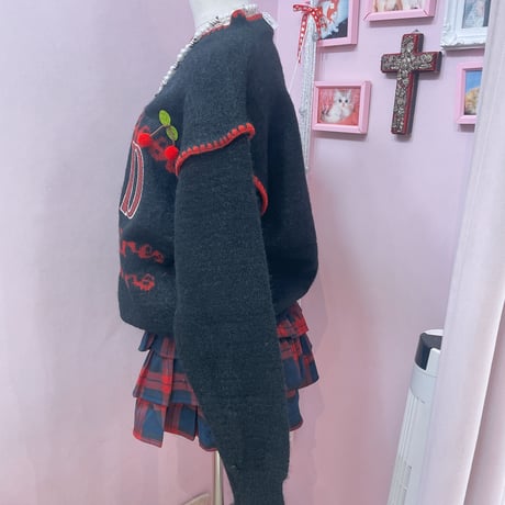 Cherryチェックロゴニット
