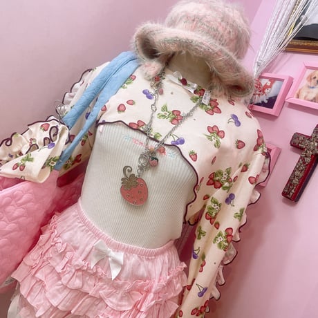 Berry cherry フリルショートトップス