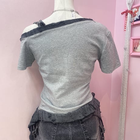 Pinkyロゴフリルヘムトップス