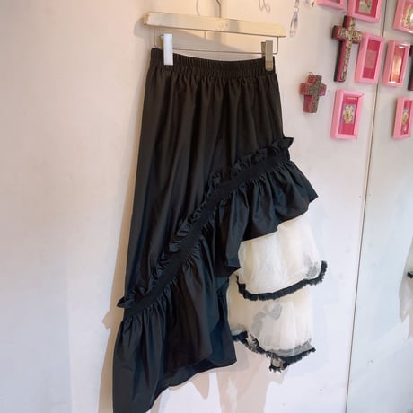 アシンメトリーフリル切替スカート