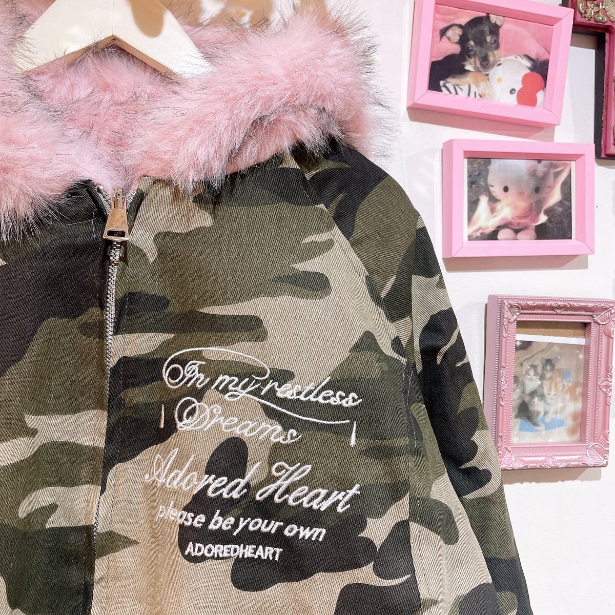 Pinkファーフードカモフラジャケット | Romantic Standard