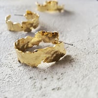 Foil pierce