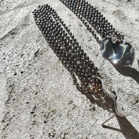 BLACK CHAIN tassel pierce