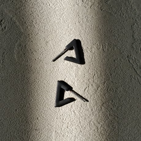 triangle black pierce