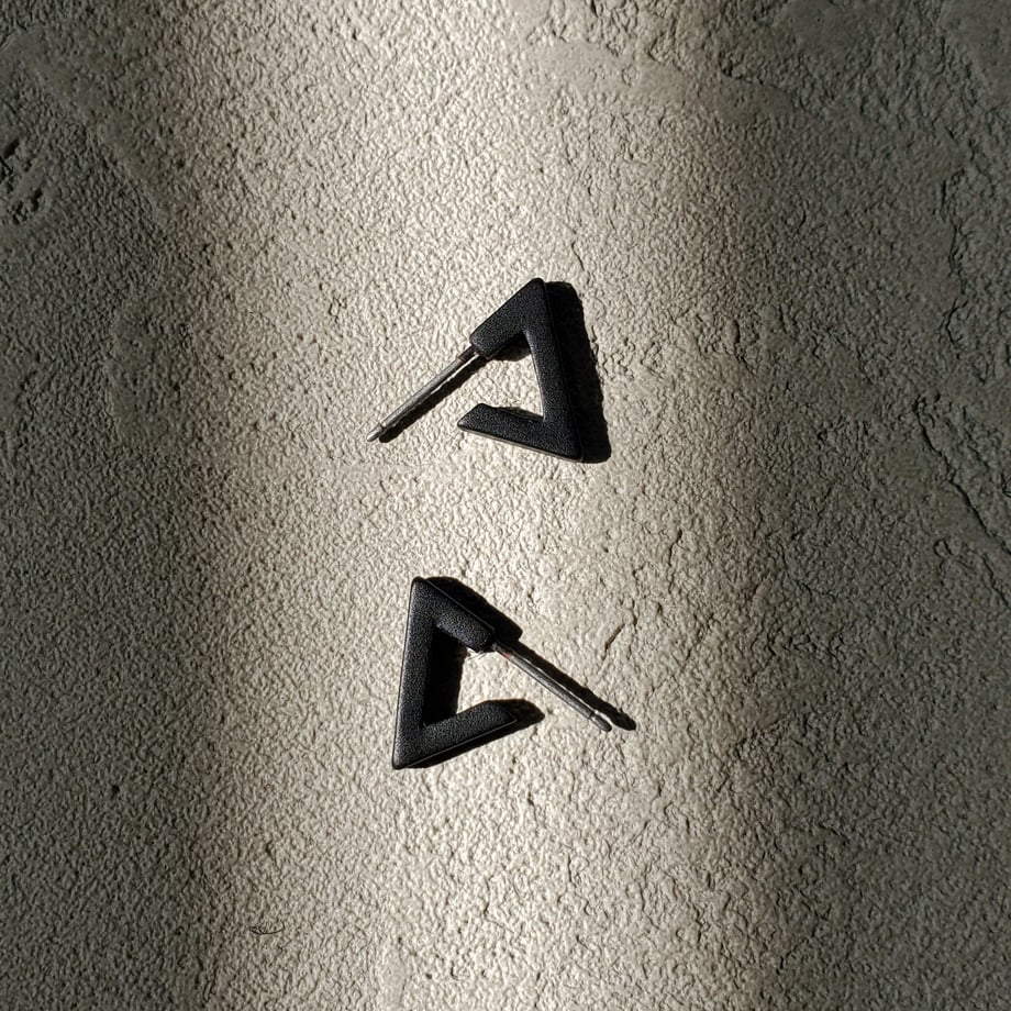 5ea65bfb55fa0353b9ee82e0