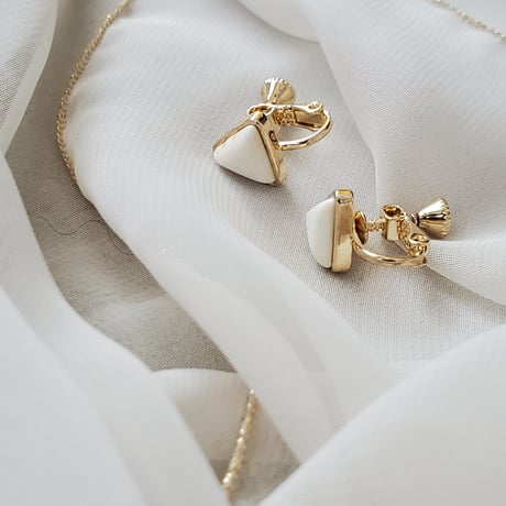 Stone earring