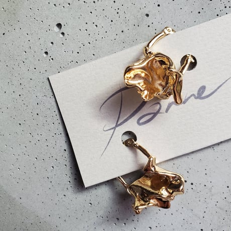 Foil gold pierce